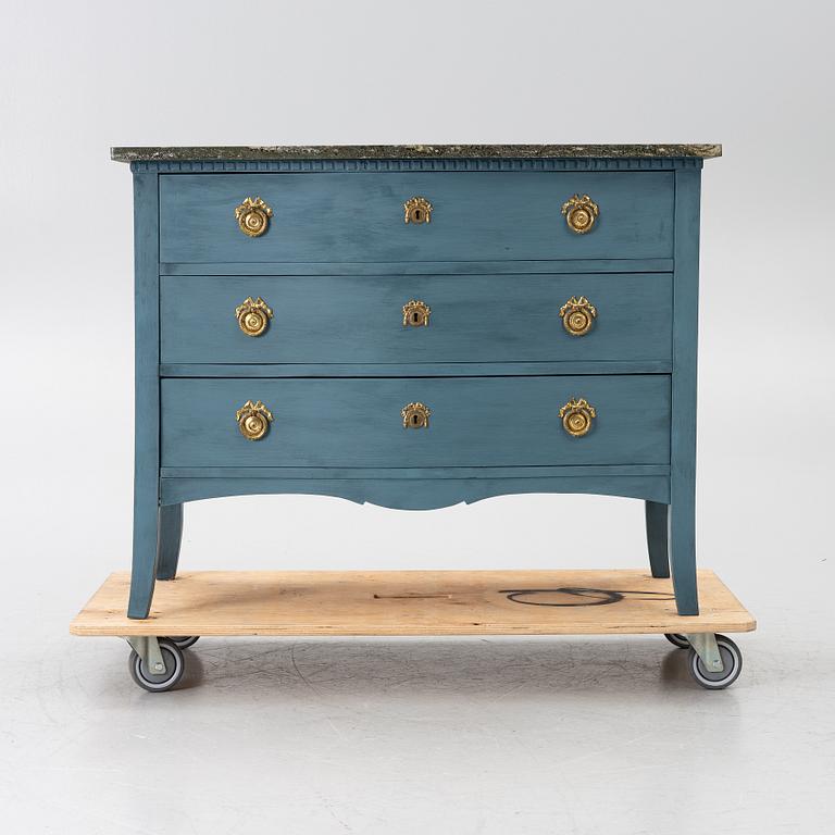 Chest of drawers, first half of the 20th century.