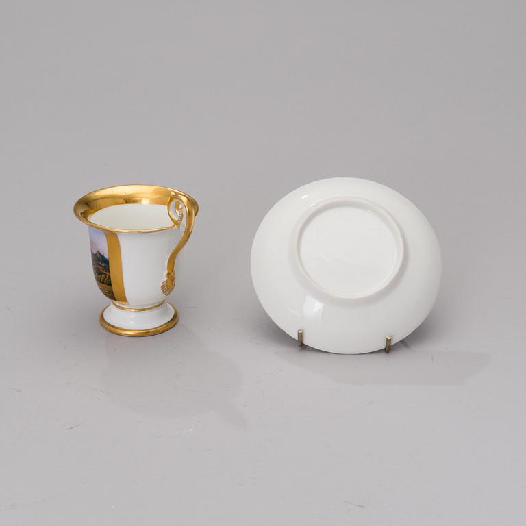 PARADKOPP MED FAT, porslin, empire, Ryssland 1820-30-tal.