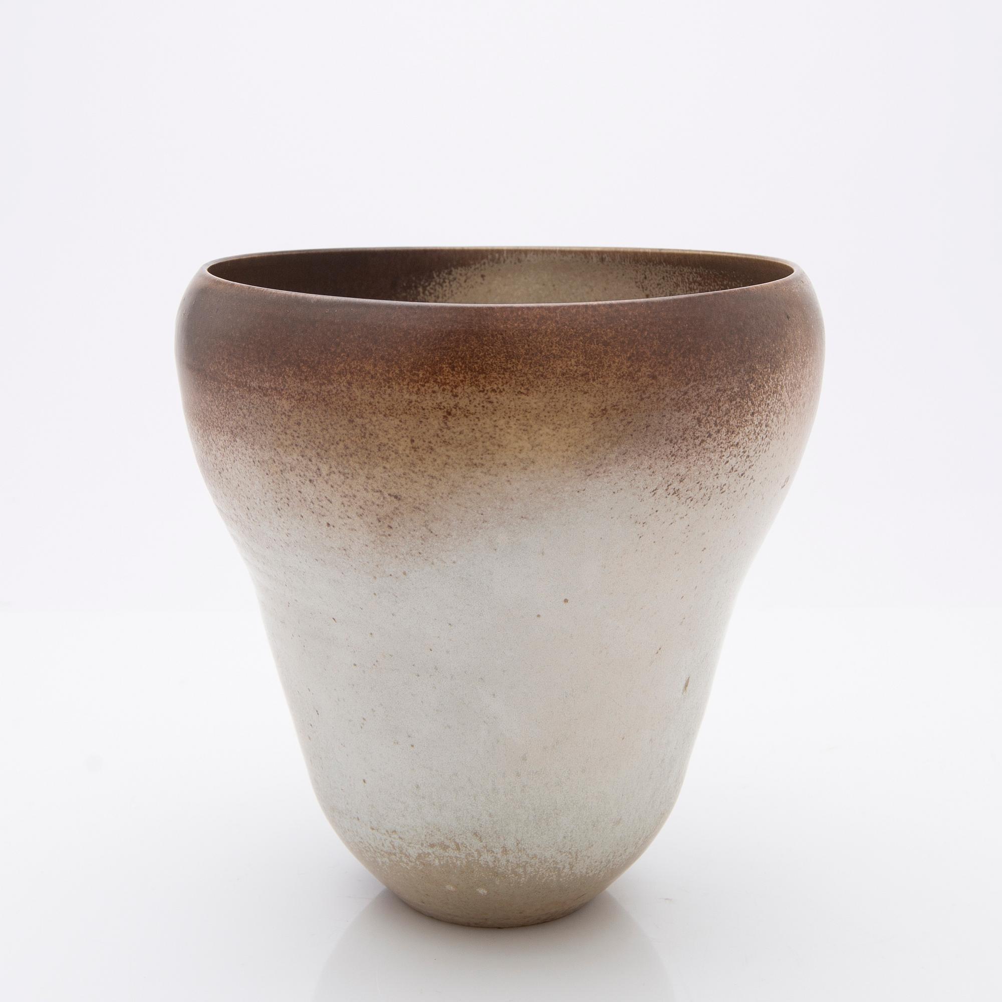 Friedl Holzer-Kjellberg, Vase, earthenware, Arabia, Finland, 1944.