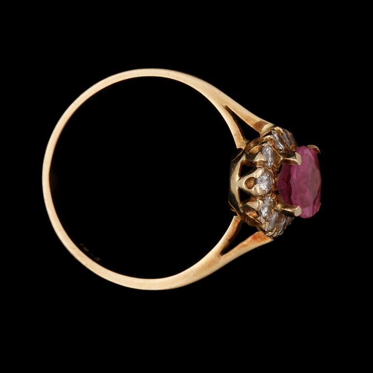 RING, guld 18k med rosa safir. Vikt ca 3 gram.