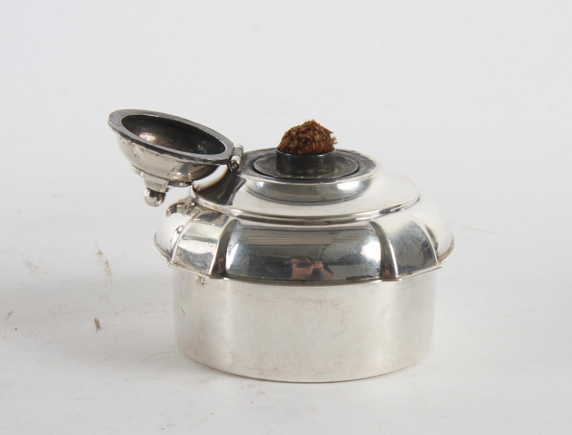 KANNA på RECHAUD, silver, bl a J C Thorning, Köpenhamn 1855 resp 1921.