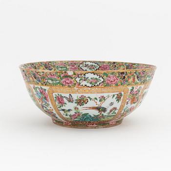 A Canton porcelain punch bowl, Qing dynasty, 19th Century.