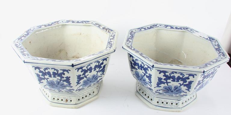 YTTERFODER, ett par, porslin, Kina, nyproduktion.