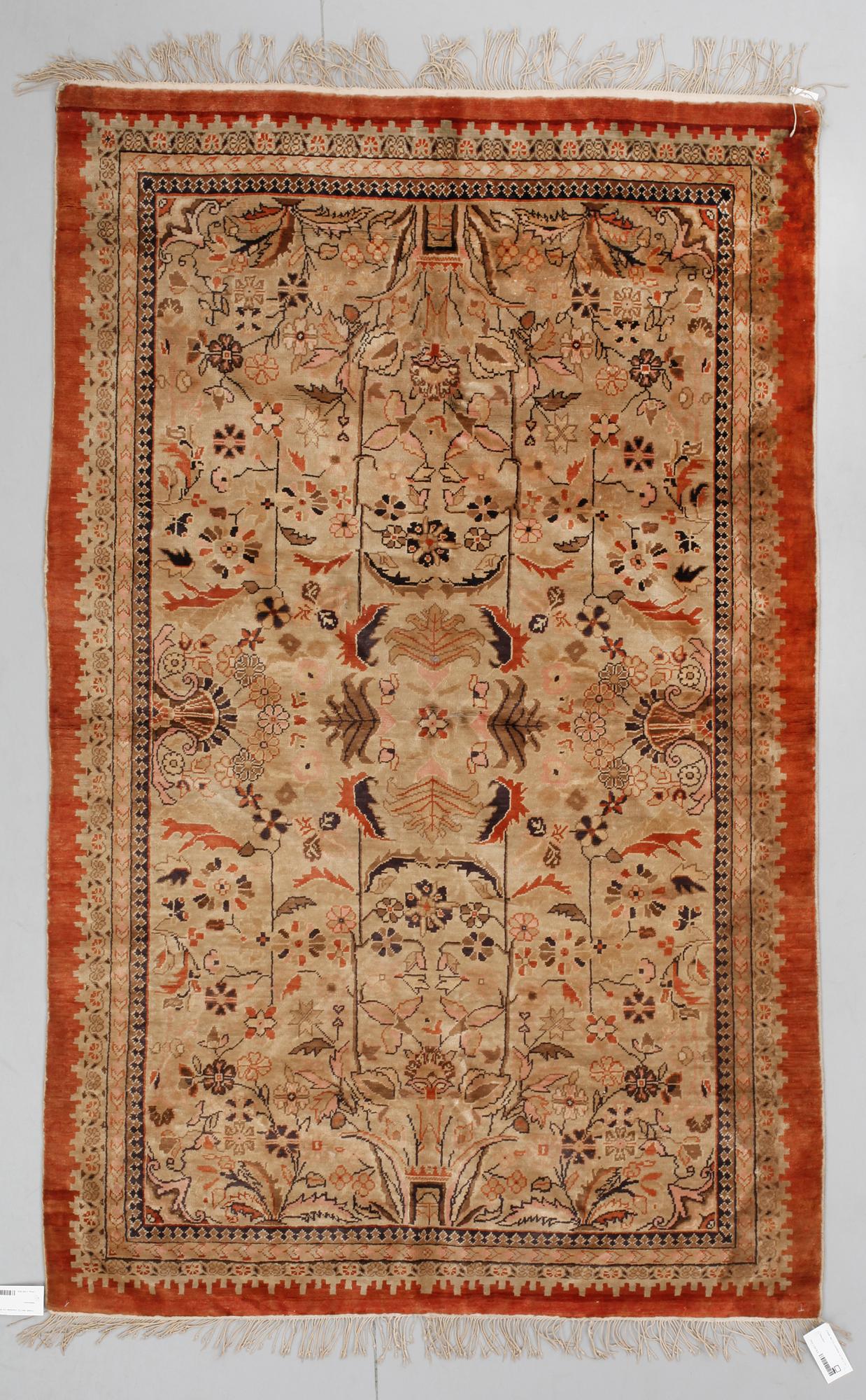 MATTA, orientalisk. Ca 192 x 119.