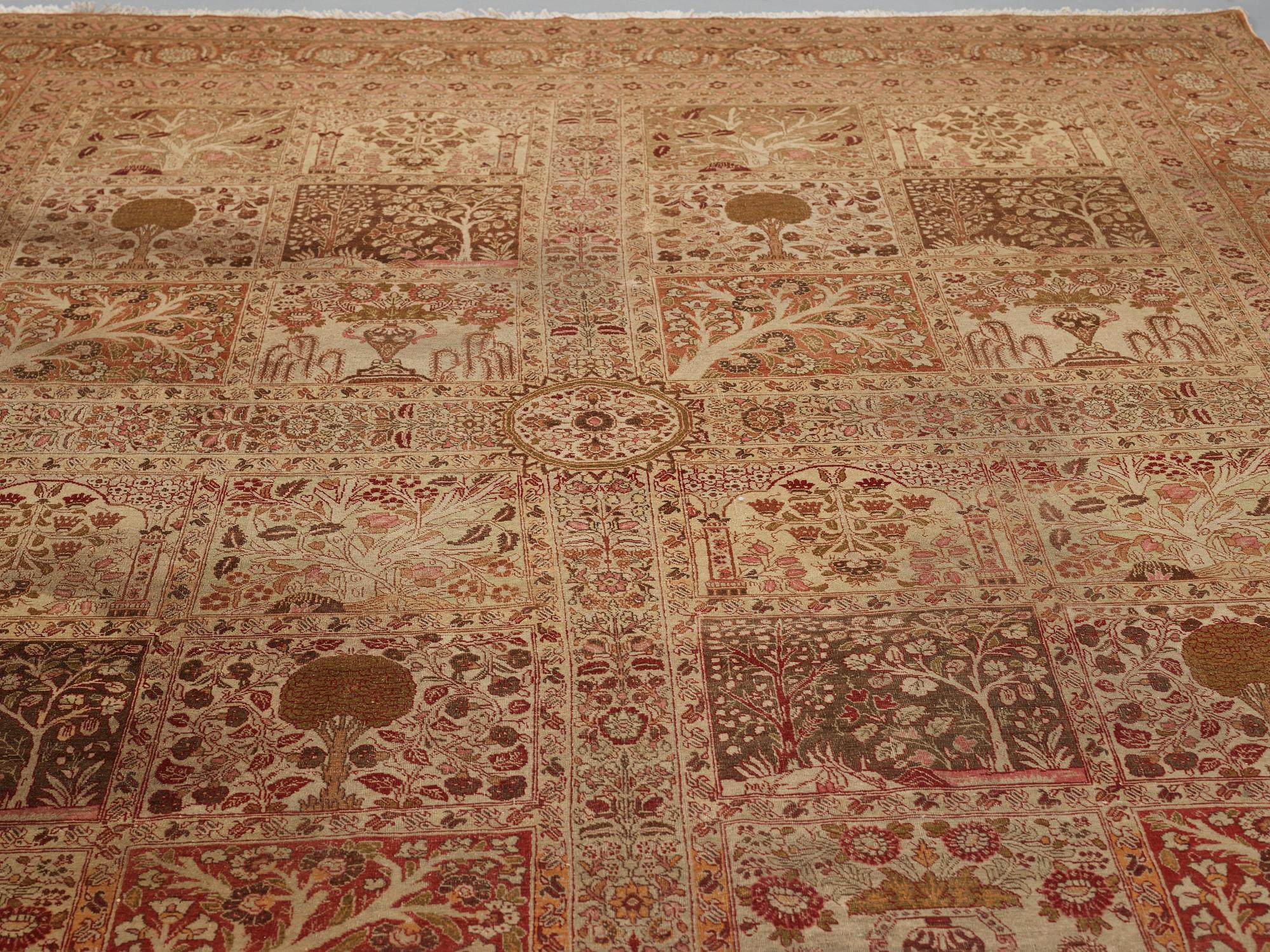 Matta, Antik Täbris, ca 377-386 x 278,5-283,5 cm.