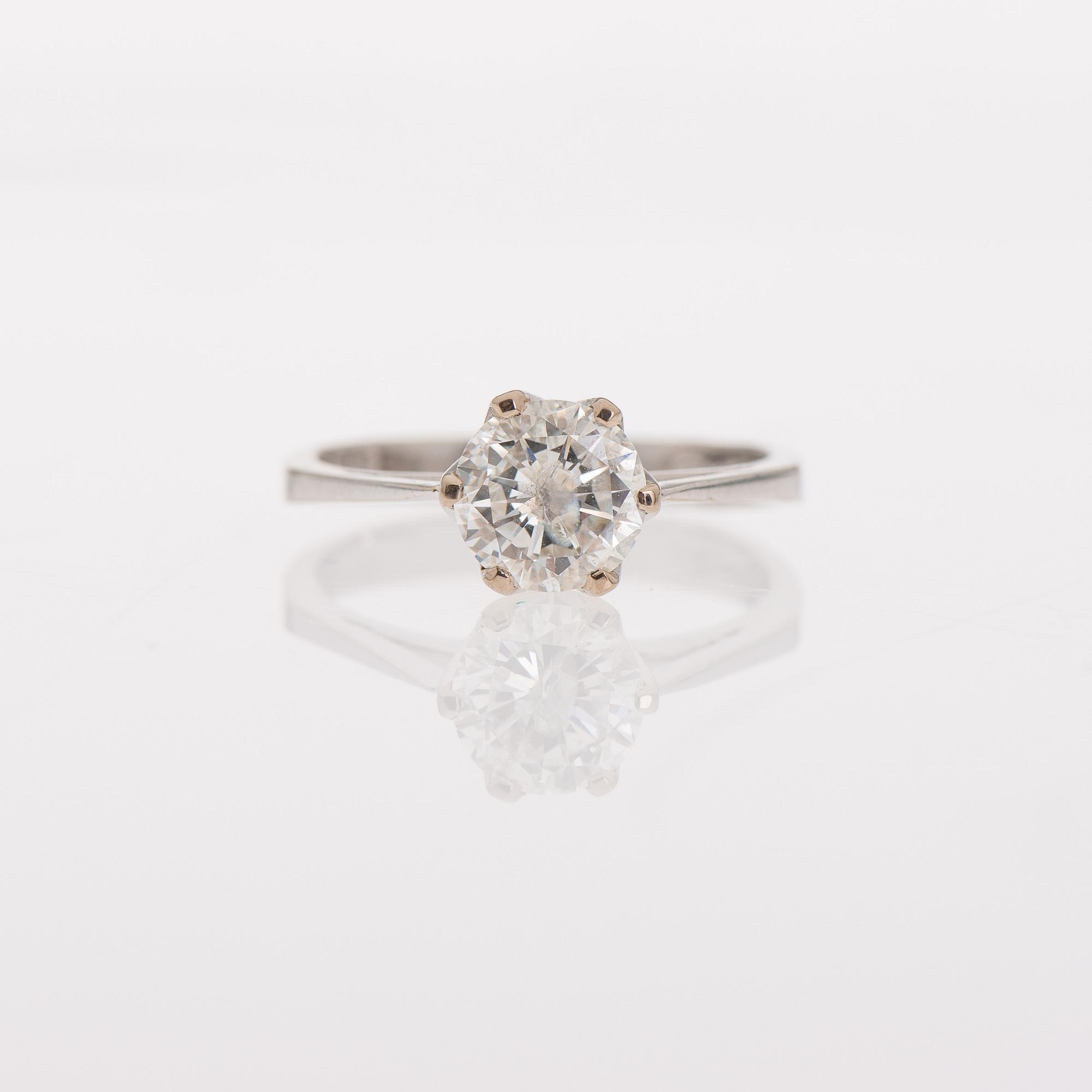 RING, briljantslipad diamant, 18K vitguld. Importstämpel Karl Bertel Karlsson, Helsingfors 1979.