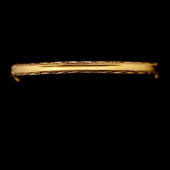 ARMBAND, 18K guld, odlad pärla, 1846. Total vikt ca 20 g.
