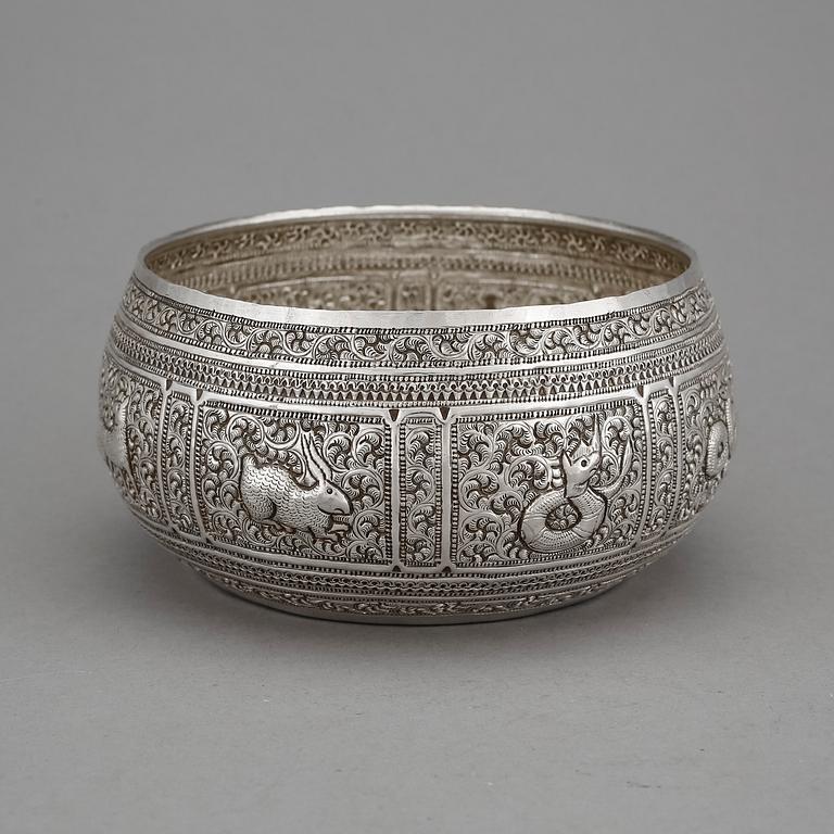 SKÅL, silver, troligen Thailand, 1900-tal. Vikt ca 220g.