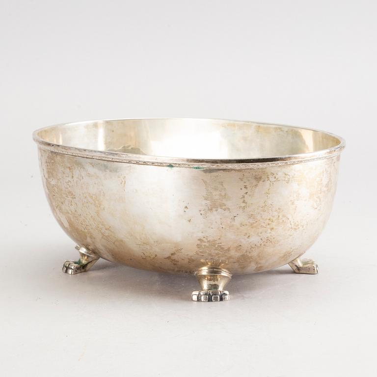 A Swedis 20th century silver bowl mark of WA Bolin  Stockholm 1945, length 29, height 11 cm, weight 1160 gr.