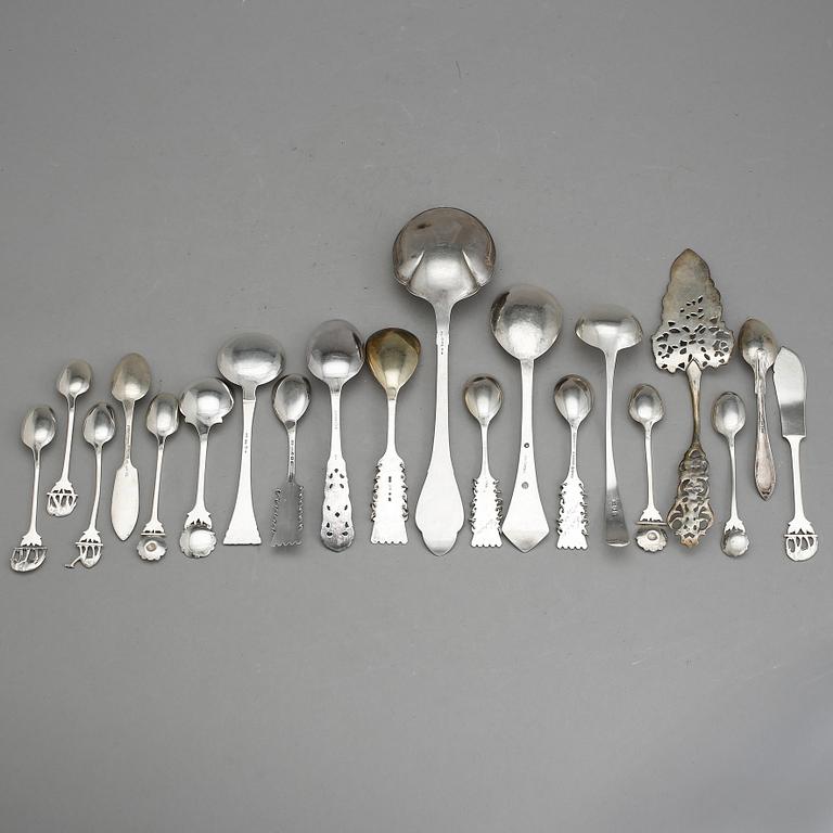 PARTI SILVER, 58 delar, mestadels 1900-talets mitt. Vikt ca 715 g.