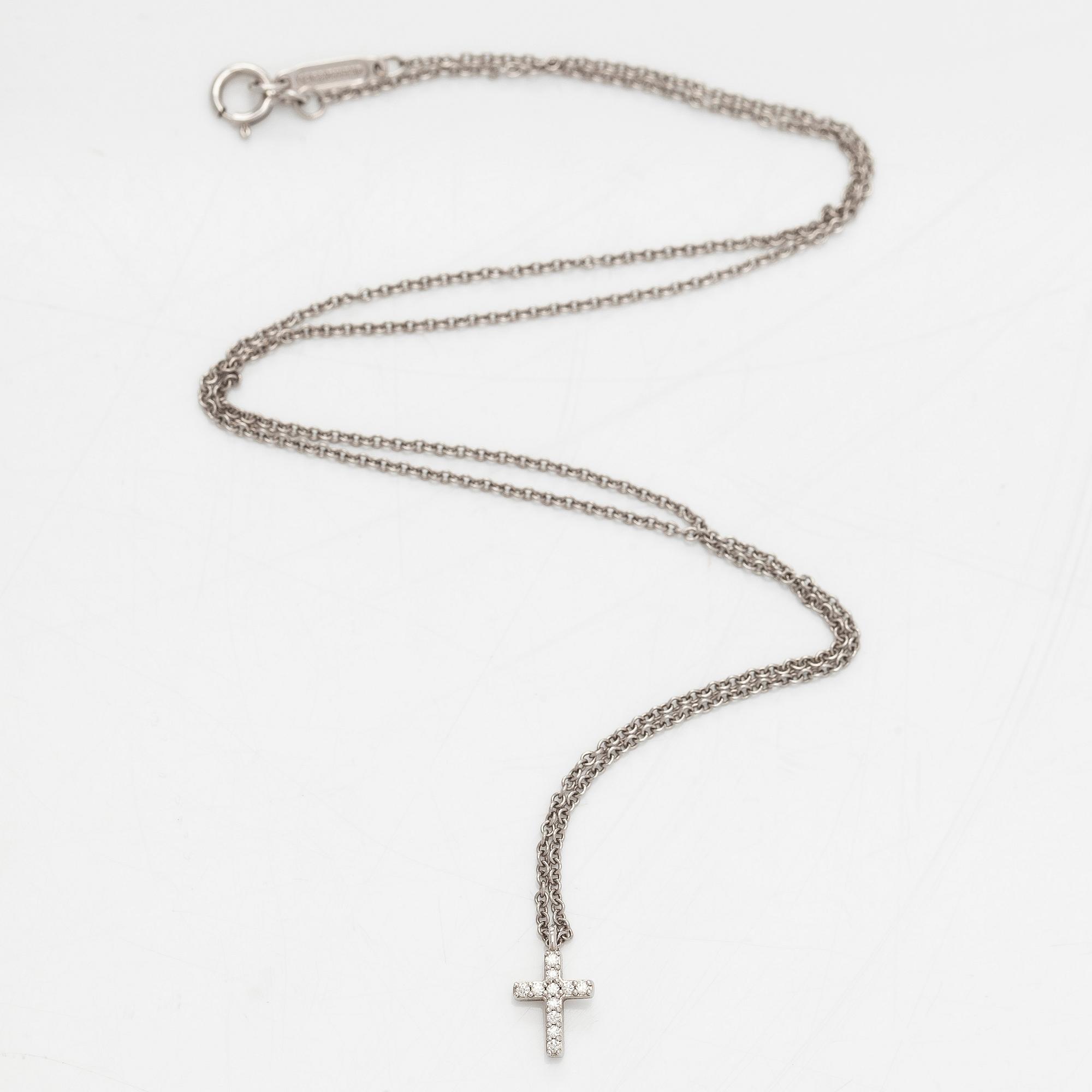 Tiffany & Co, halsband "Metro Cross", 18K vitguld och diamanter.