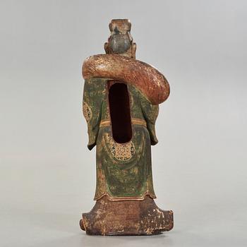 A large wooden scultpure of a daoist dignitary, 17/18th Century.