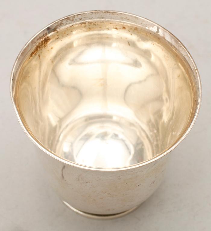 BÄGARE, sterlingsilver, Borgila, Stockholm 1947. Vikt 135 g.