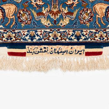 Matta, semiantik Isfahan, Centrala Persien, part silk, signerad, ca 175 x 106 cm.