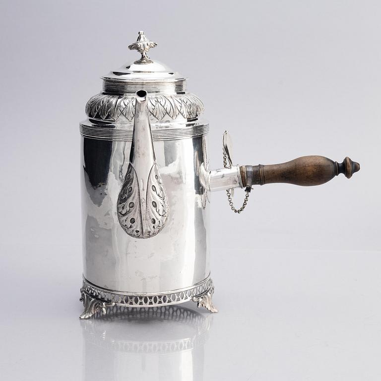 A Swedsih early 19th century silver coffe-pot, mark of Olof Hellbom, Stockholm 1809.