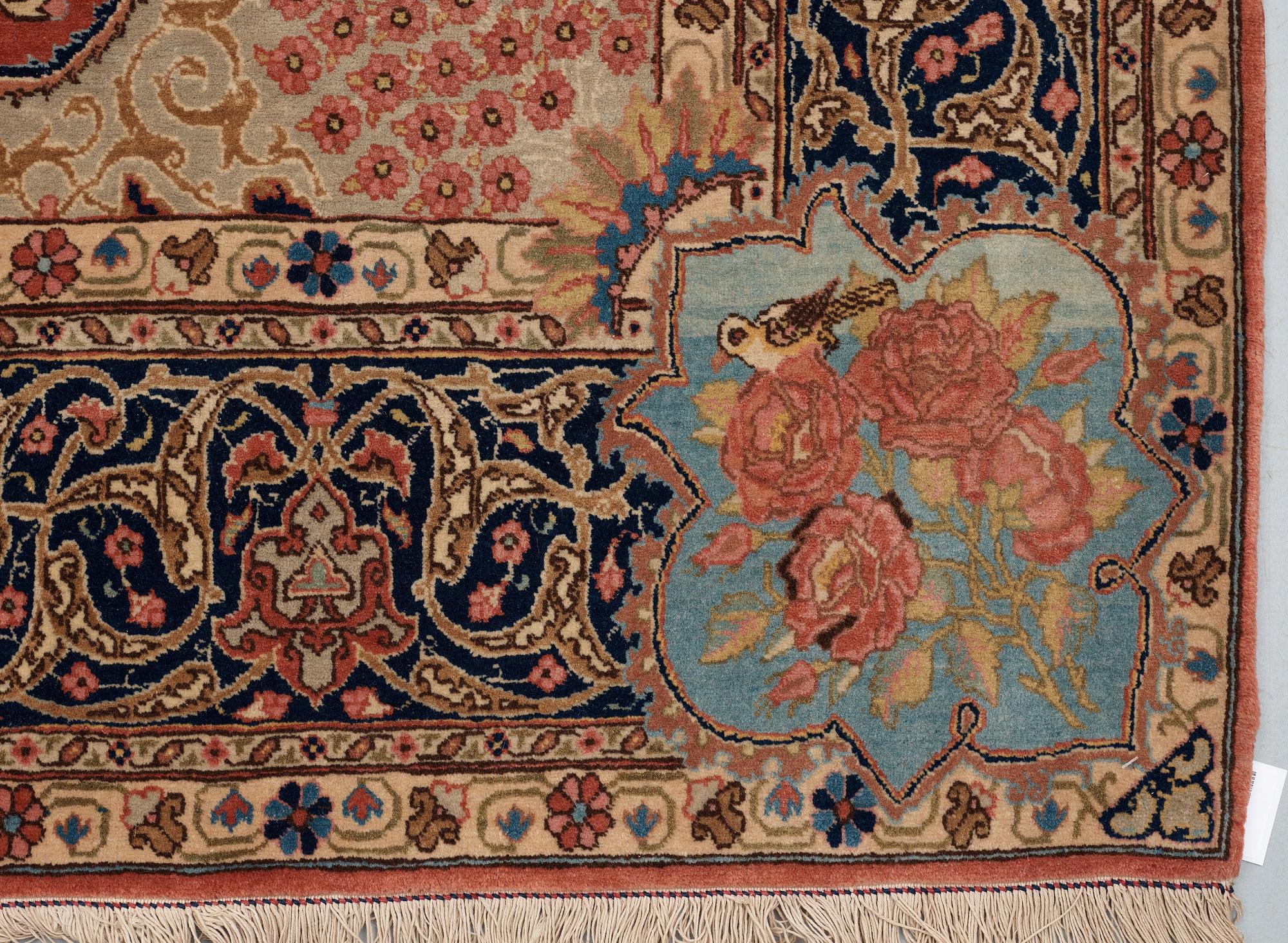 SEMI-ANTIQUE TABRIZ FIGURAL. 203 x 144 cm.
