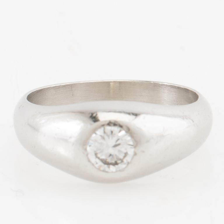 Ring in platinum set with a round brilliant-cut diamond, Harry Hermansson Stockholm 1958.