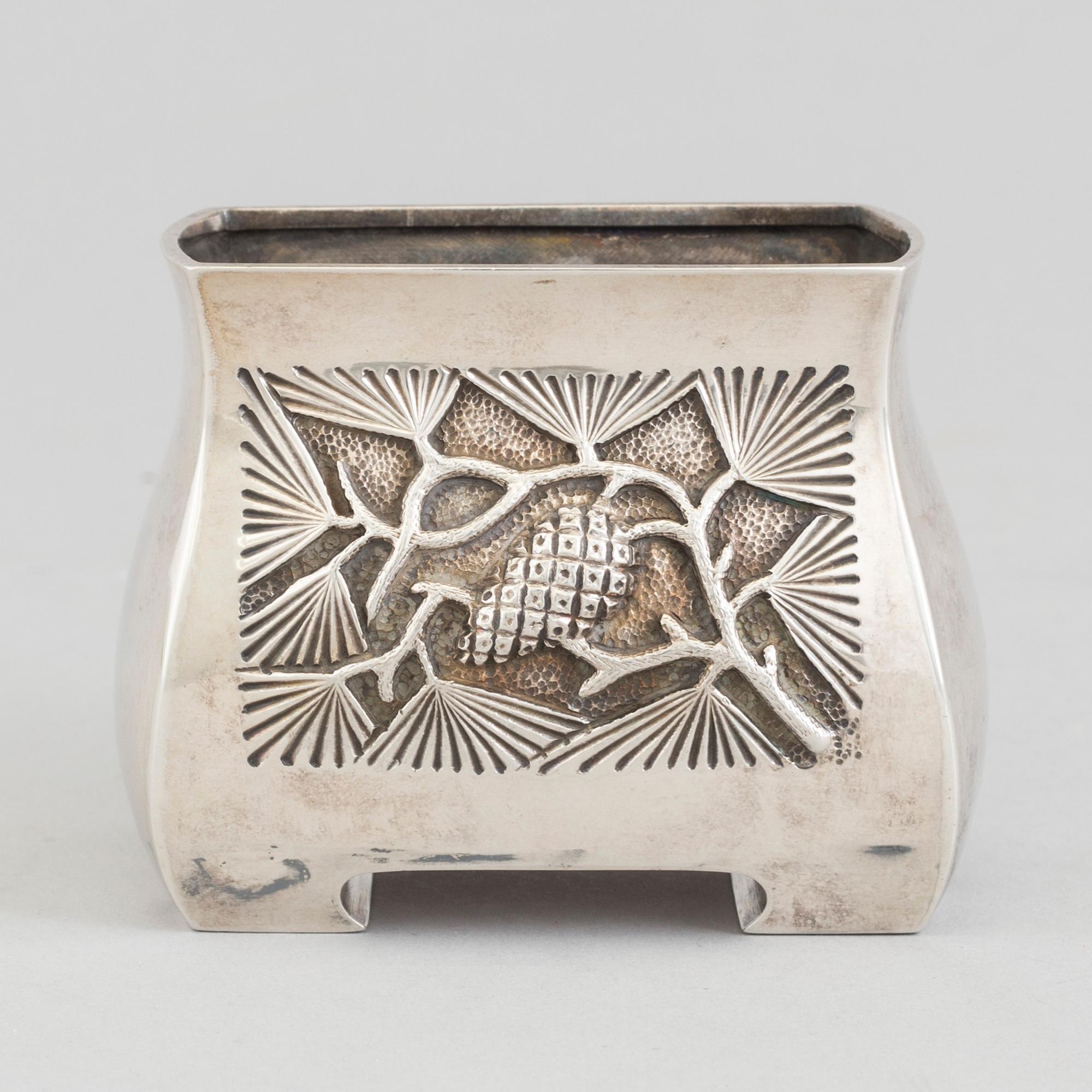 KUSTAA SEVERIN SAHLSTEDT, hållare/cigarettburk, silver, jugend, Åbo Turku, Finland, 1917.