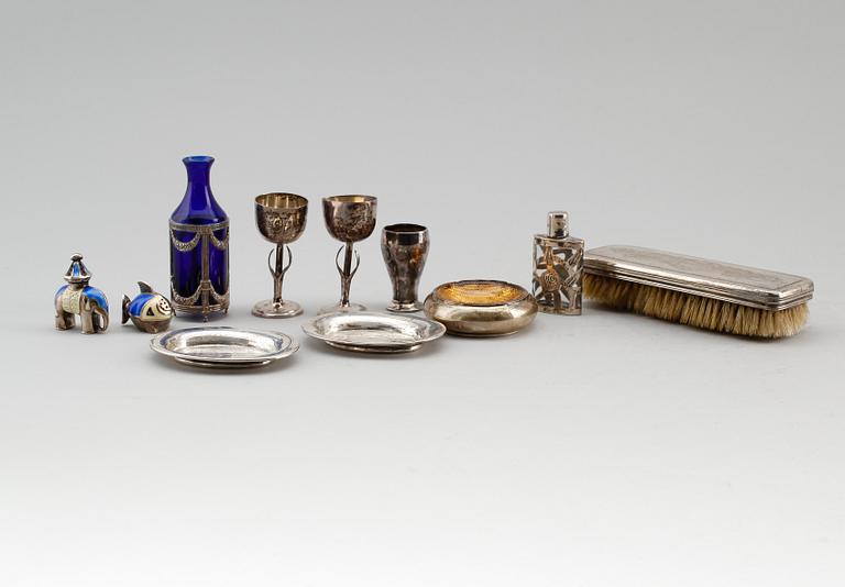SAMLING SILVERFÖREMÅL, 11 delar, 1800-/1900-tal. Vikt ca 243 gram.