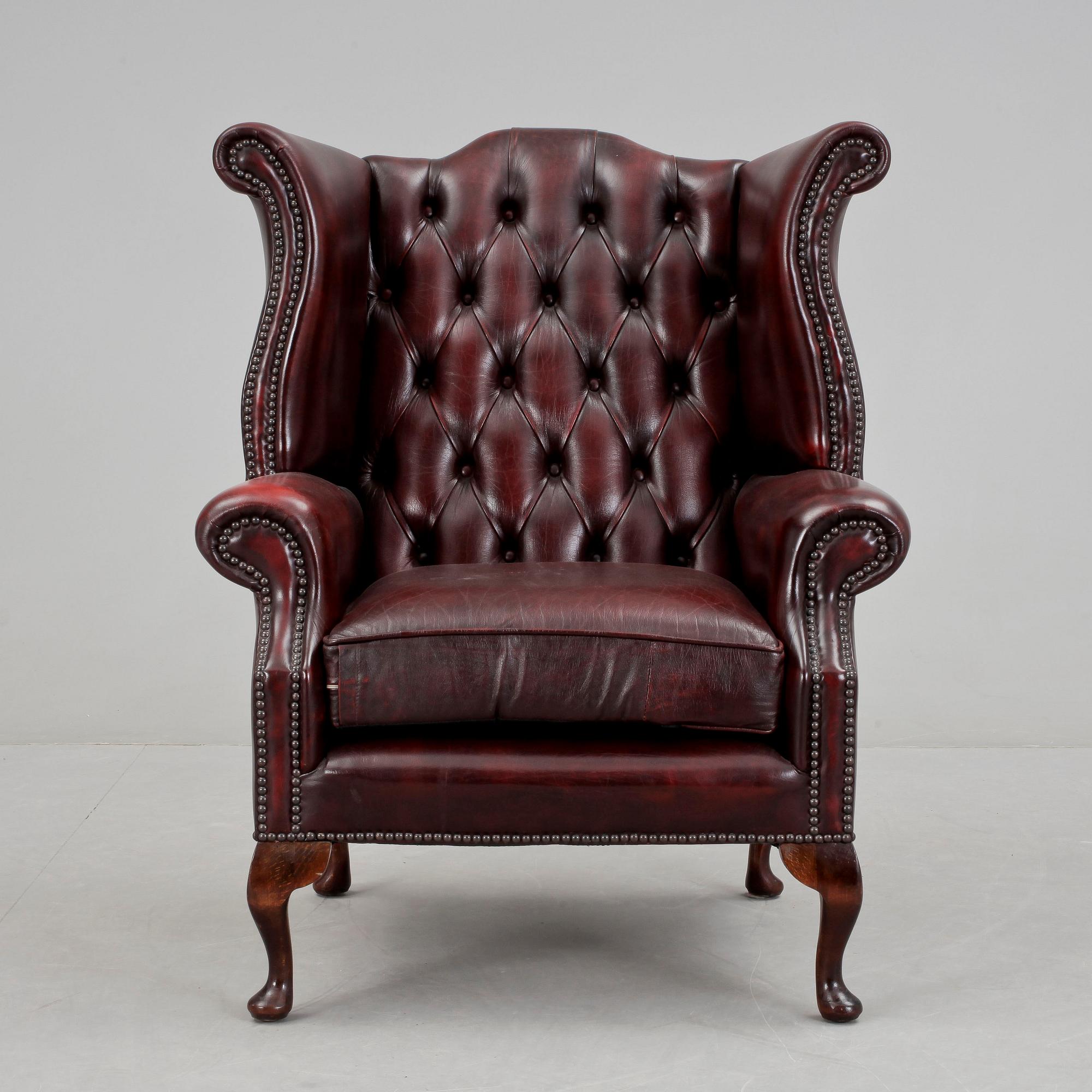 FÅTÖLJ, Chesterfield-modell, 1900-talets andra hälft.