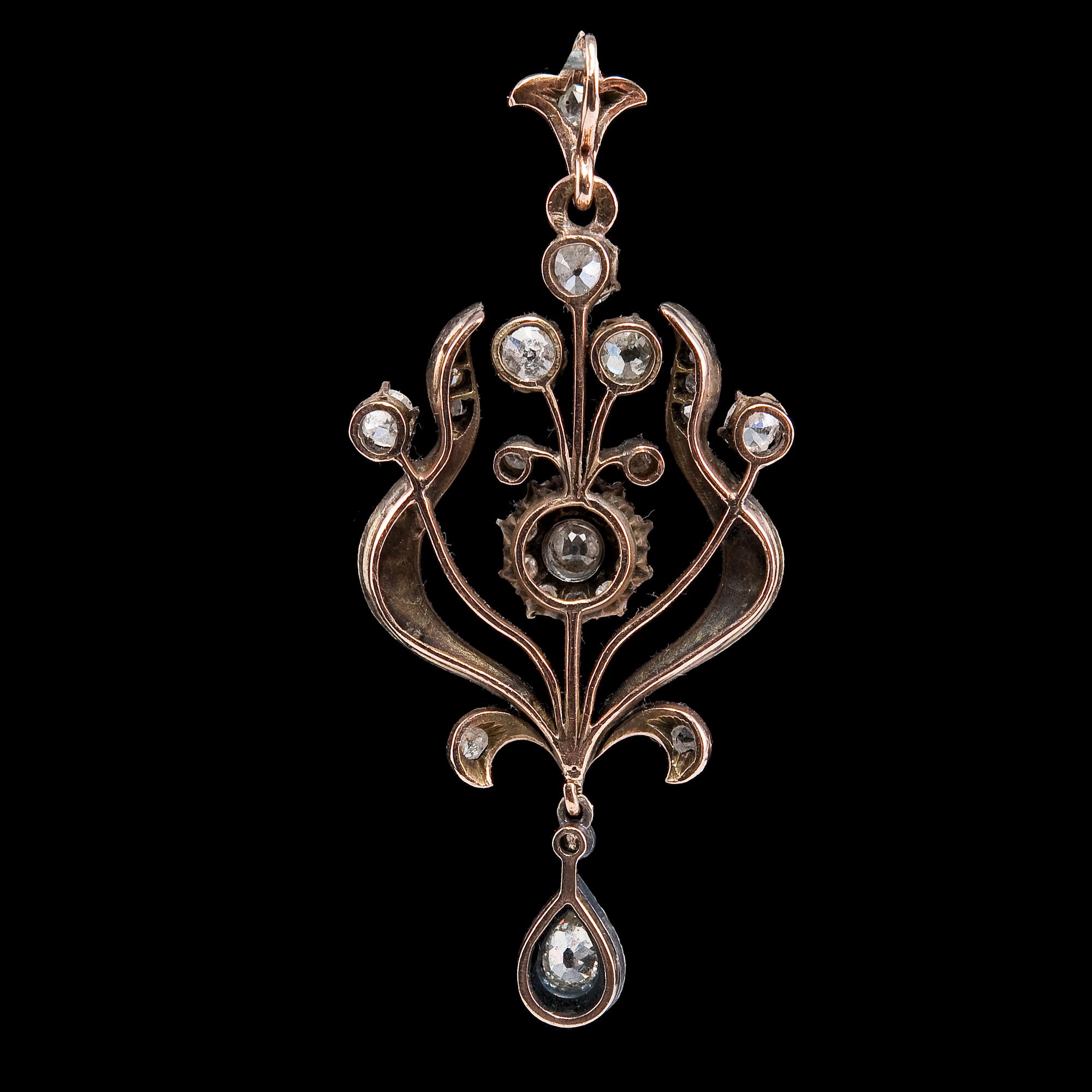 PENDANT, old- and rose cut diamonds c. 2.00 ct. Russia 1899 - 1908.