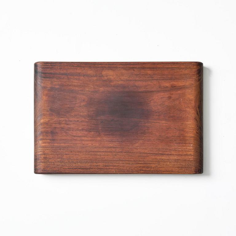 Ställ samt bricka, hardwood. Qingdynastin, 1800-tal.