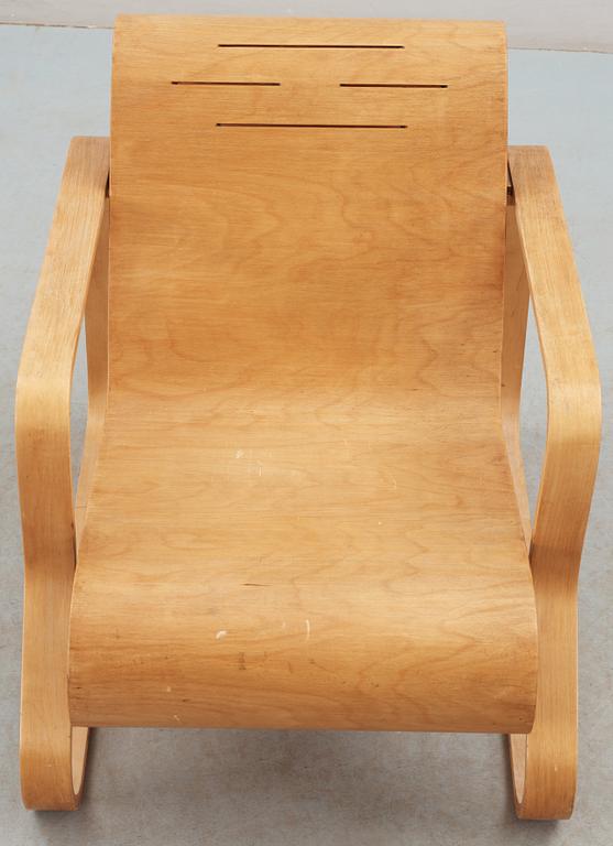 An Alvar Aalto laminated birch and plywood armchair, 'Paimio', model 41, retailed by Finmar Ltd, Finland circa 1932.