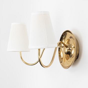 Josef Frank, a brass wall lamp, a model 2565, Firma Svenskt Tenn, Sweden.