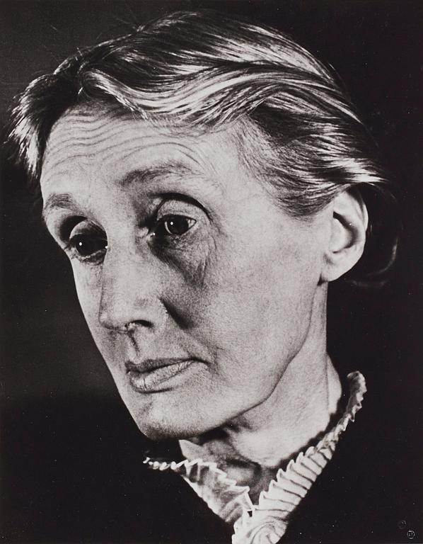 Gisèle Freund, "Virginia Woolf, London, 1939".