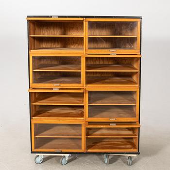 Display cabinet, 20th century.