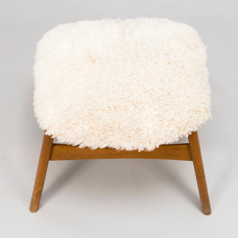 CARL GUSTAF HIORT AF ORNÄS, A 1950s 'Pedro' armchair for Puunveisto Oy - Träsnideri Ab.