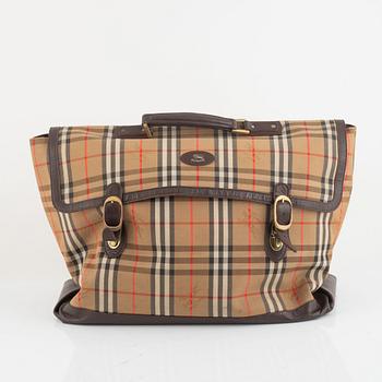 Burberry, weekend bag.