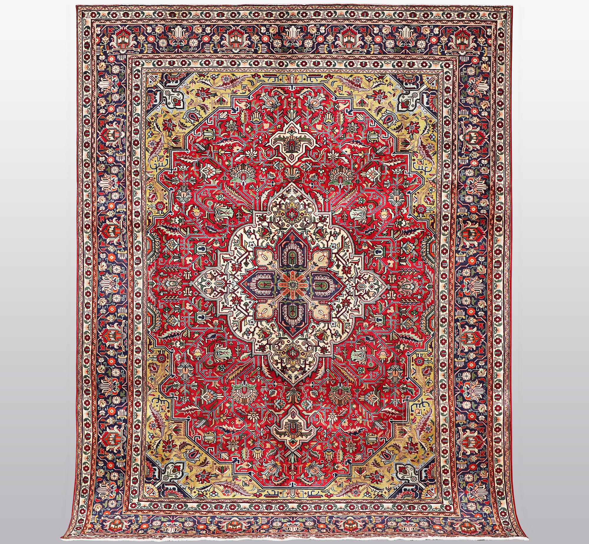 A carpet, Tabriz, ca 343 x 254 cm.