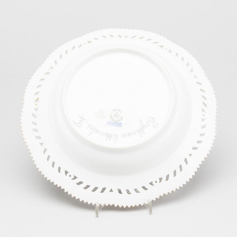 A "FLORA DANICA" PLATE, porcelain, model no 20/3547, Royal Copenhagen (1898-1923).