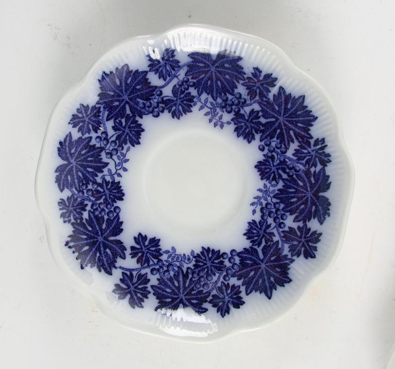 SERVIS, 35 delar, flintgods, "Blå vinranka", Arhtur Percy, Gefle.