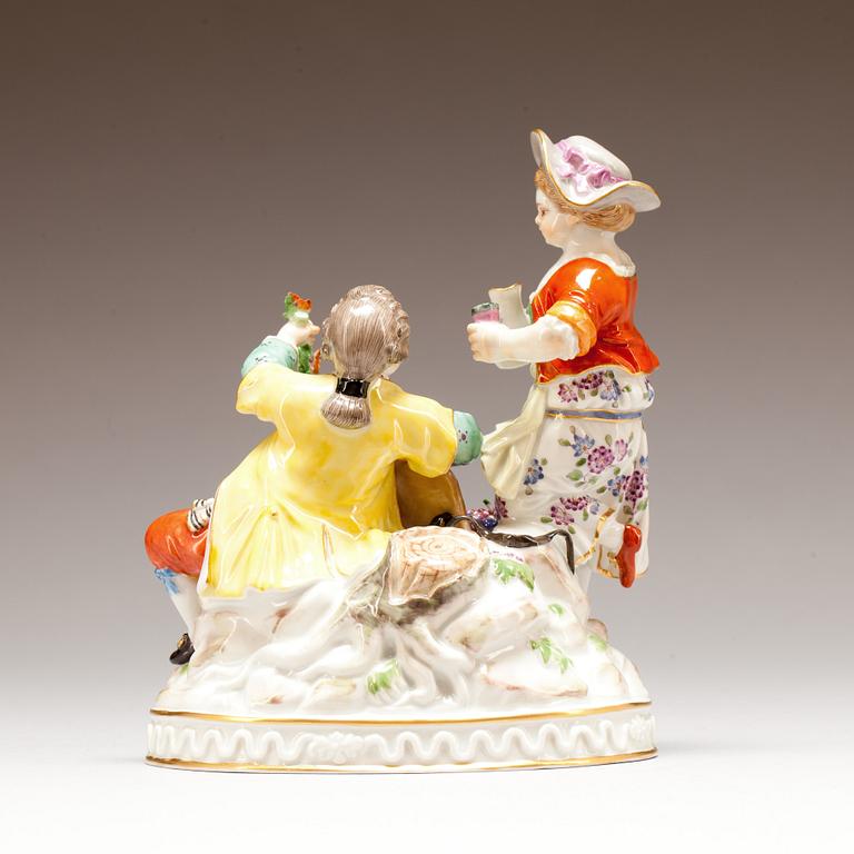 FIGURINGRUPP, porslin. Messien. 1900-talets andra hälft.