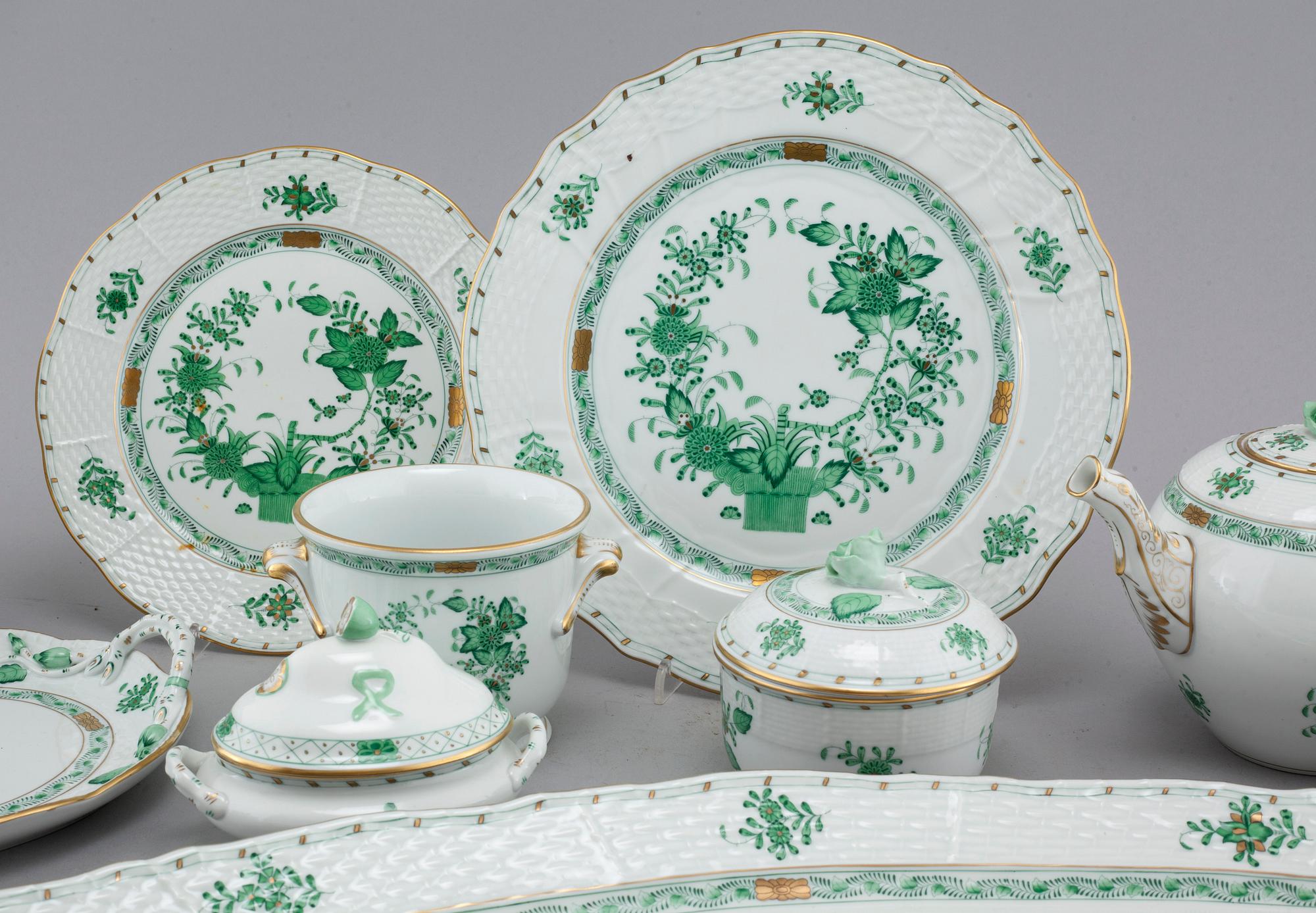 48 pieces of porcelain tableware from Herend, model "Indian Basket", 20th century.
