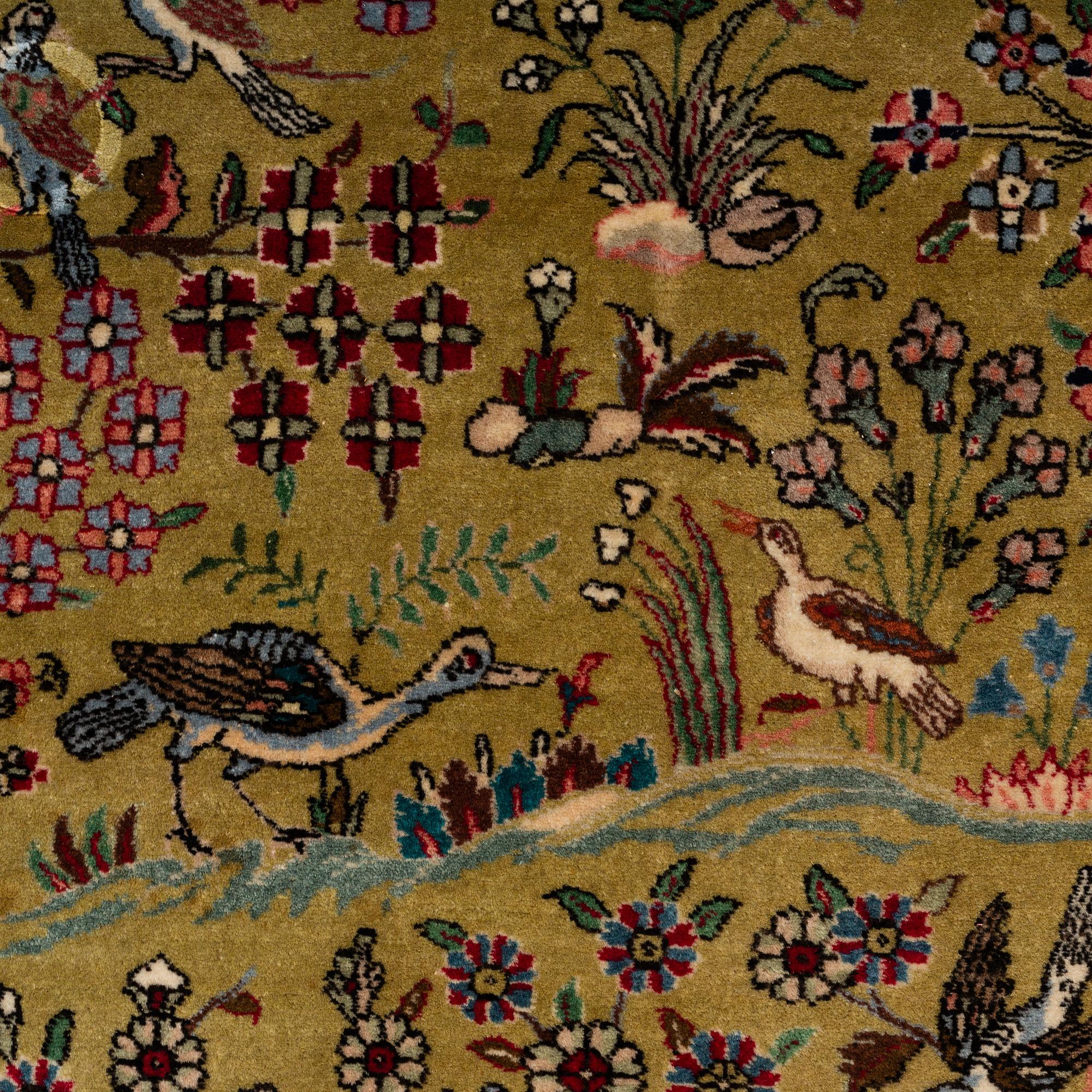 MATTO, an old Oriental, possibly a Tabriz, ca 227,5-228,5 x 171,5-173 cm (as well as 1 and 1,5 cm flat weave at the.