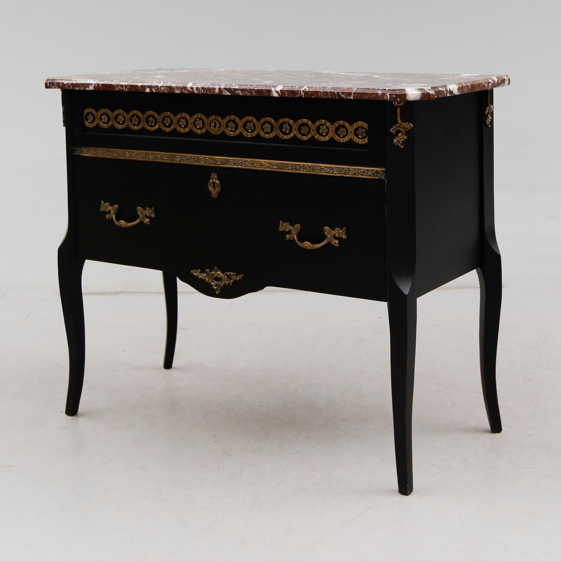 BYRÅ, gustaviansk stil, 1900-talets andra hälft.