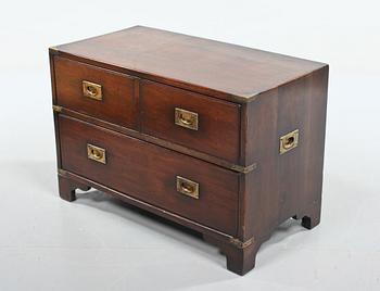 BYRÅ, engelsk-stil, 1900-talets andra hälft.