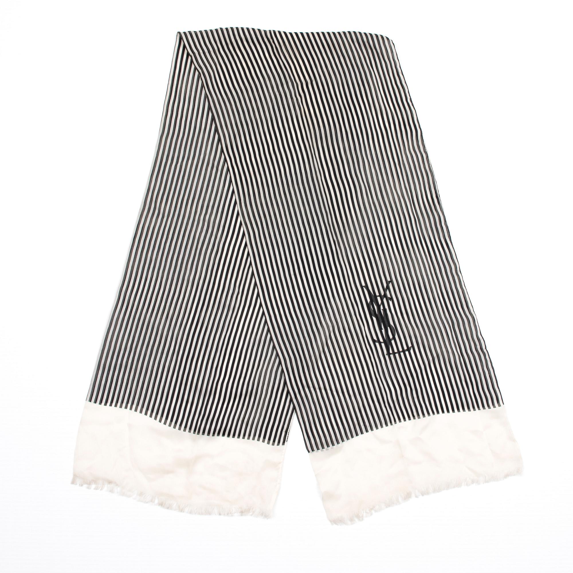SCARF, Yves Saint Laurent.