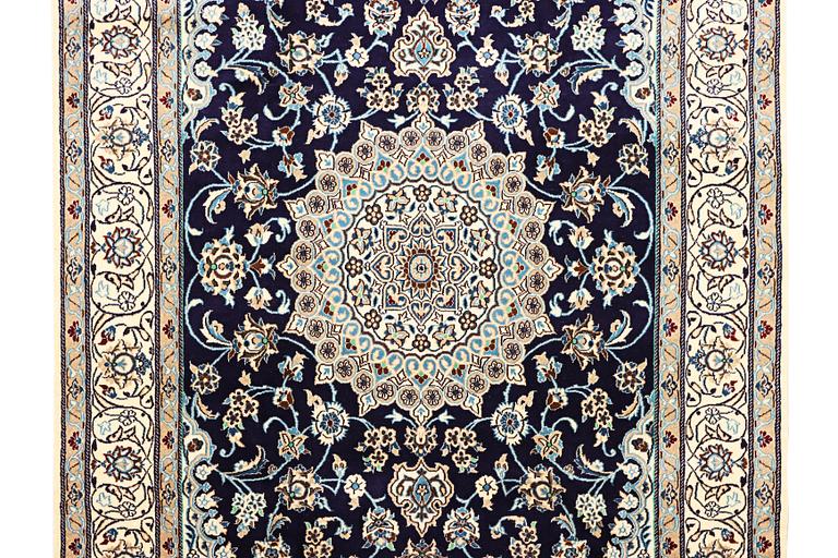 Matta, Nain, 9 LA, part silk, ca 297 x 194 cm.