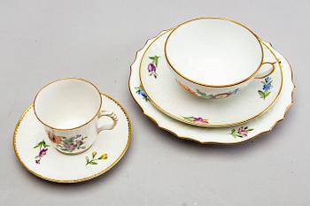 Royal Copenhagen, Kaffeservis, ca 60 delar, porslin, "Sachsisk Blomst", Kunglig Dansk.