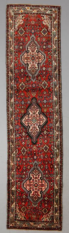 MATTA, Hamadan, ca 335 x 83 cm.