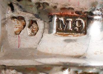 KNIVAR, 18 st, silver, modell Disa, svenska stämplar bl a 1957. Total vikt ca 844 g.