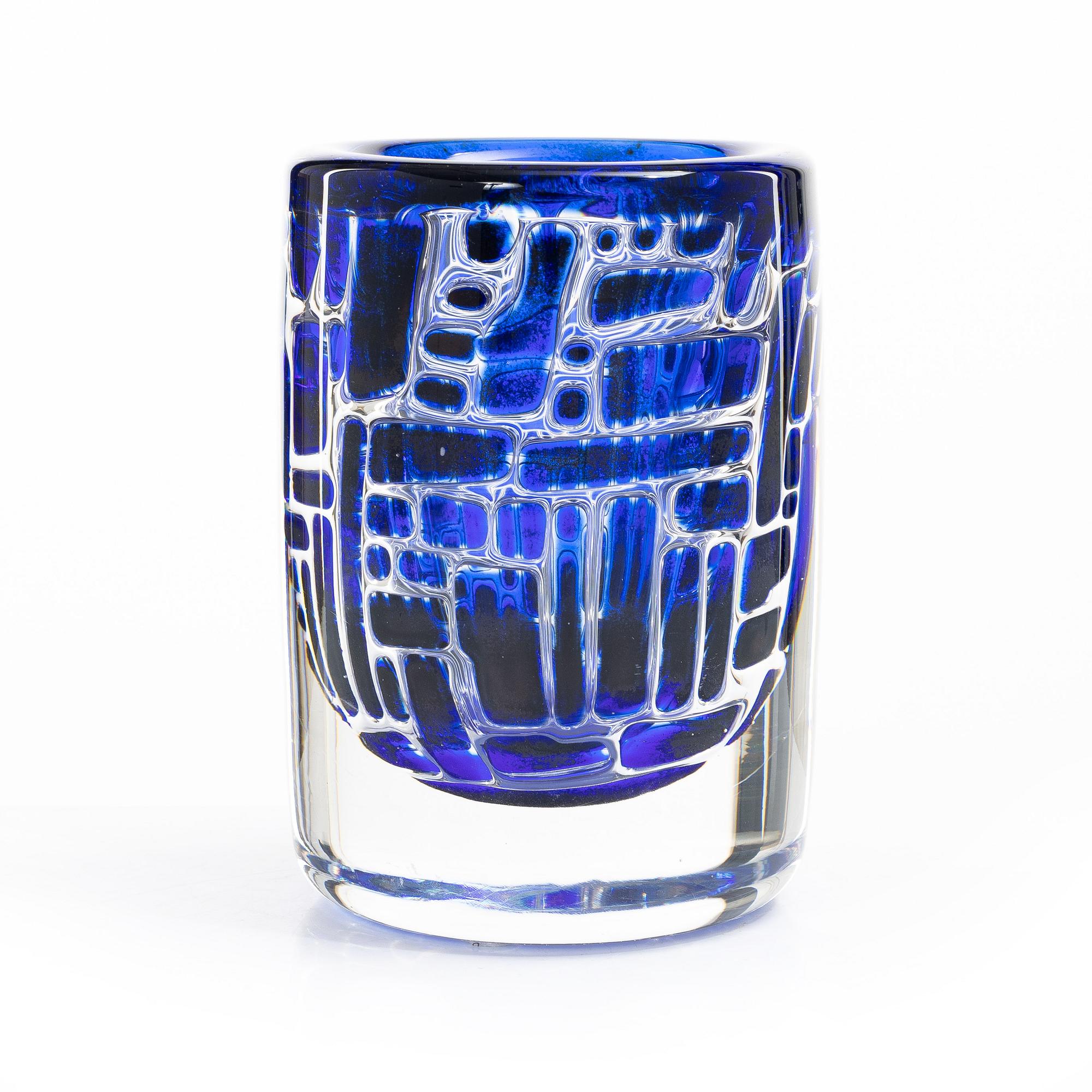 Edvin Öhrström, an 'Ariel' vase Orrefors, Sweden.
