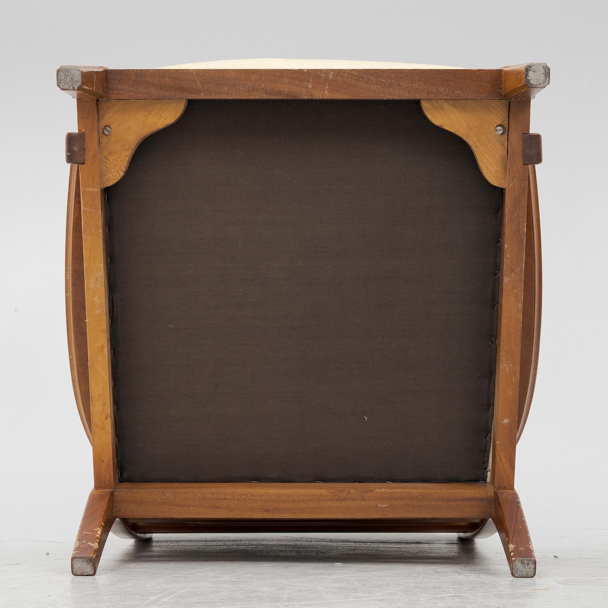 Fåtöljer, ett par, Engen Örkelljunga, 1900-talets mitt.