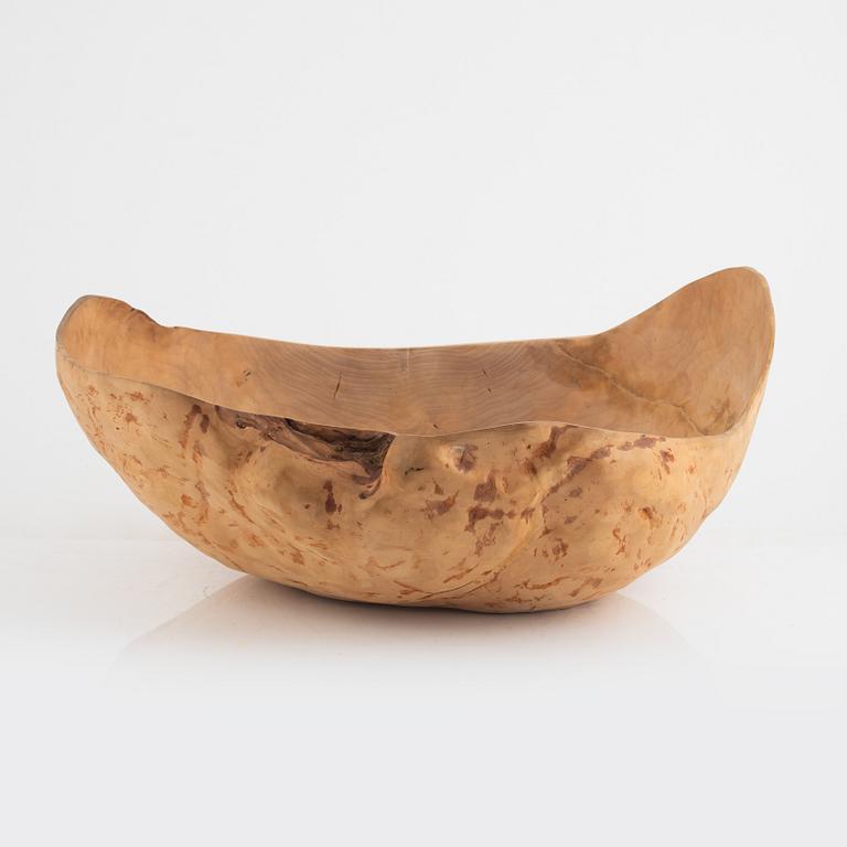 Vrilskål, signerad G.N. och daterad 77.