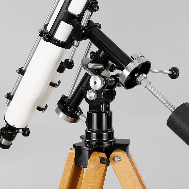 A Japanese telescope, second half of the 20th century.