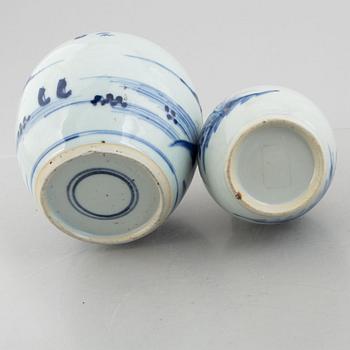 Four porcelain pieces, China, 19th and 20th century.